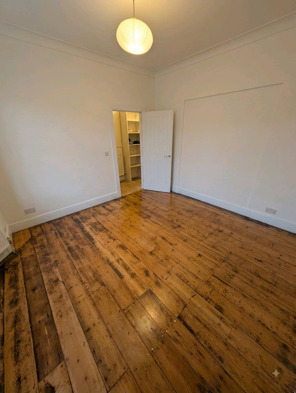 Room Winchelsea Road in Greater London