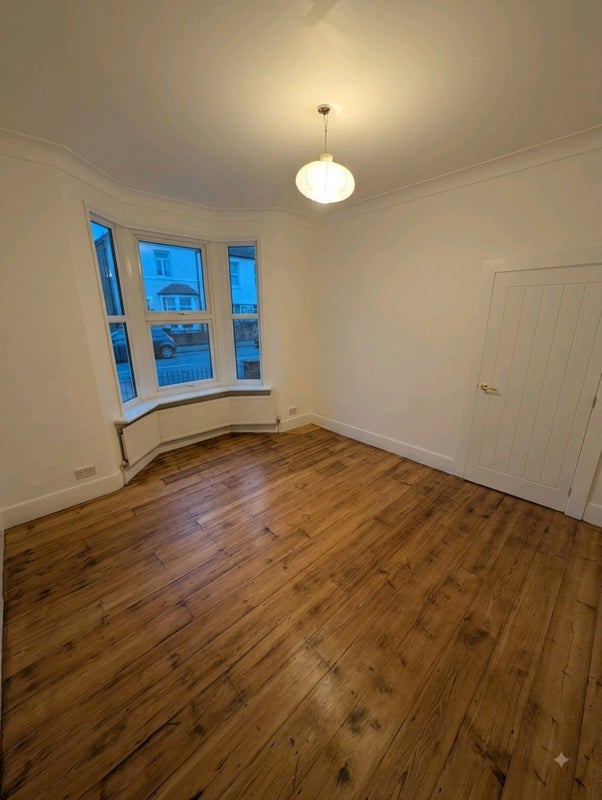 Room Winchelsea Road in Greater London