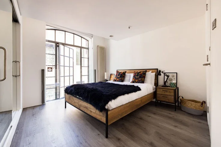 Flat Richmond Mews in City of Westminster