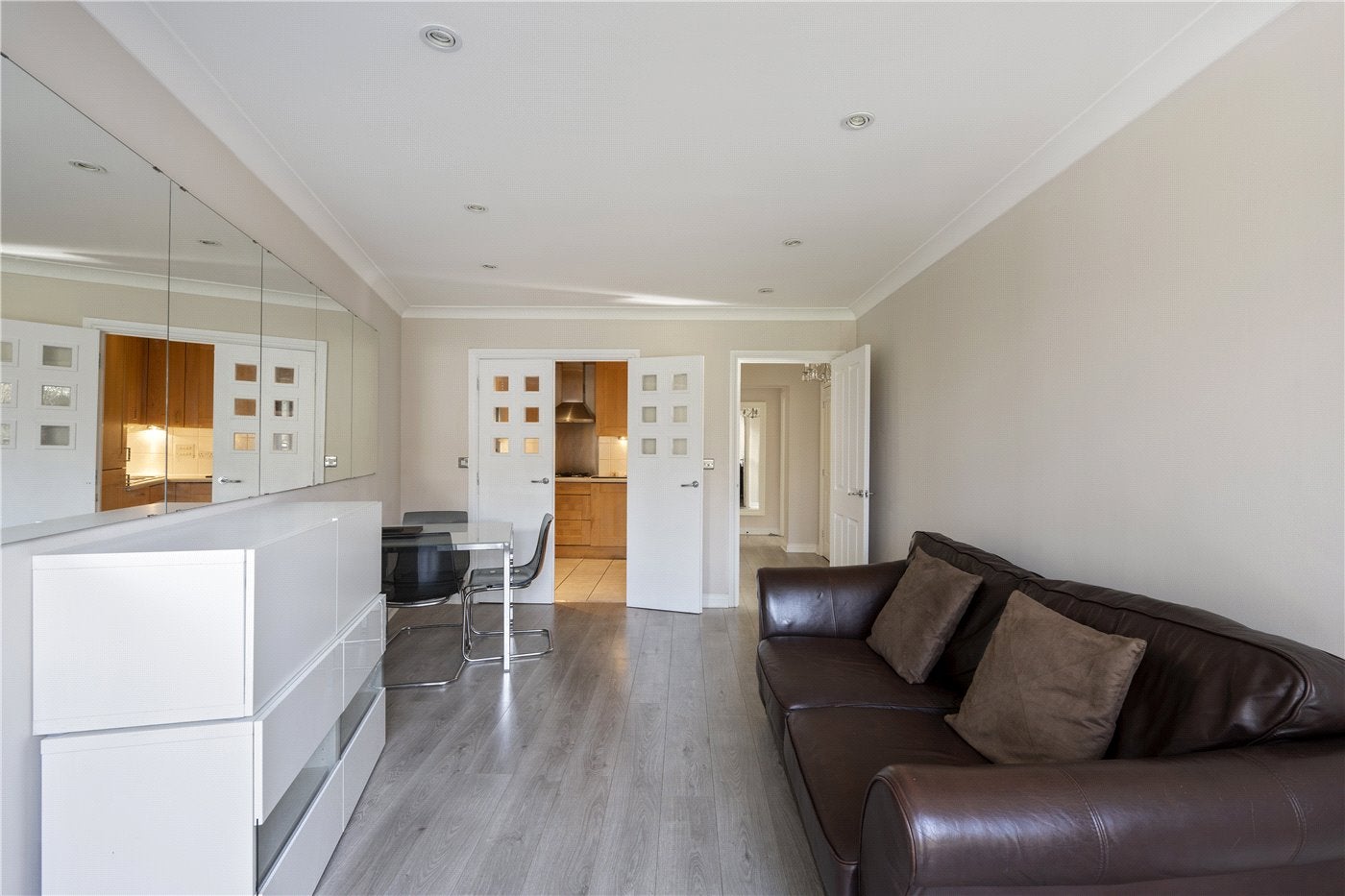 Flat Herbert Mews in Greater London