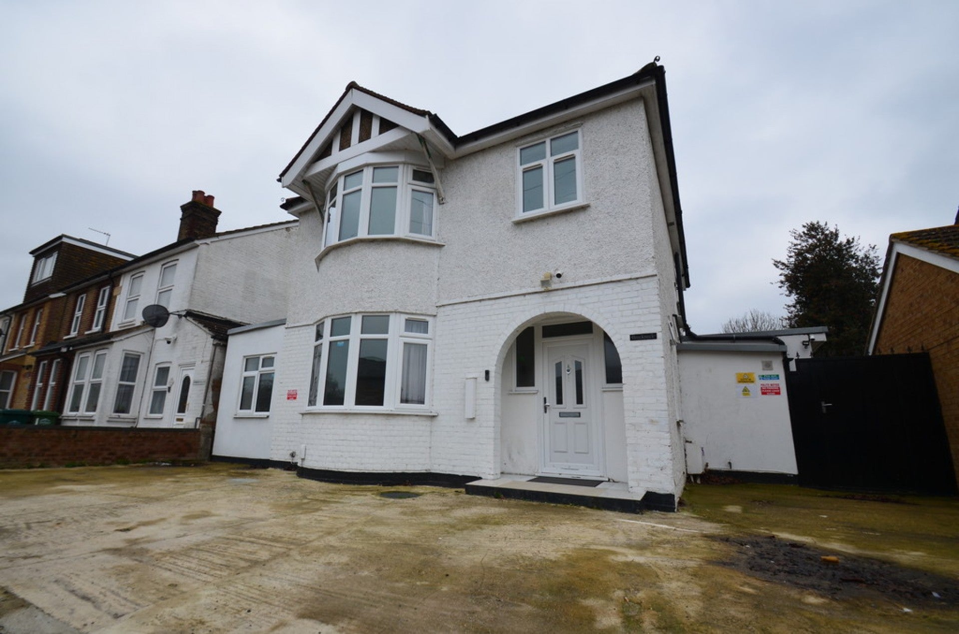 Room Stanwell New Road in Borough of Spelthorne
