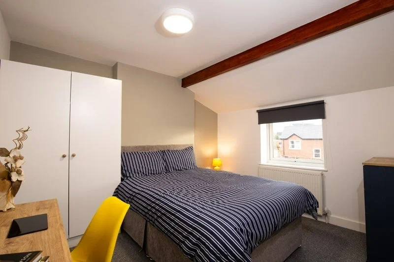 Room High Street in South Derbyshire
