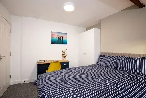 Room High Street in South Derbyshire