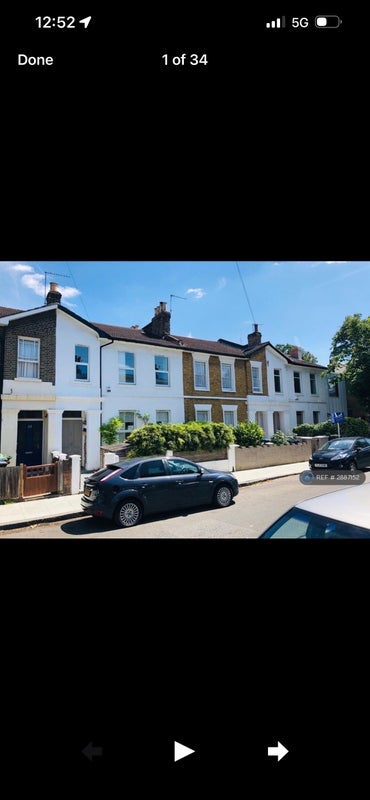 Room King's Grove in Greater London