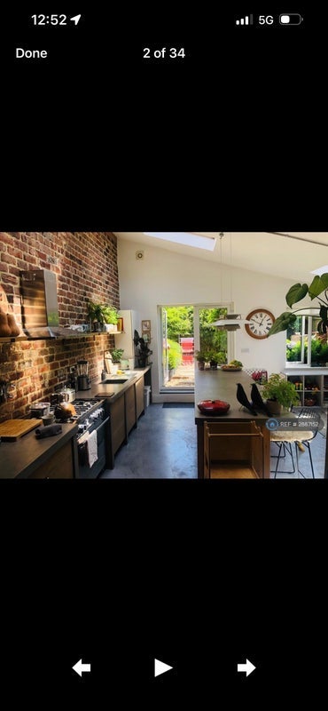 Room King's Grove in Greater London