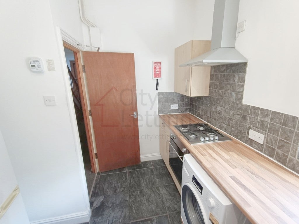 Flat Woodborough Road in Nottingham