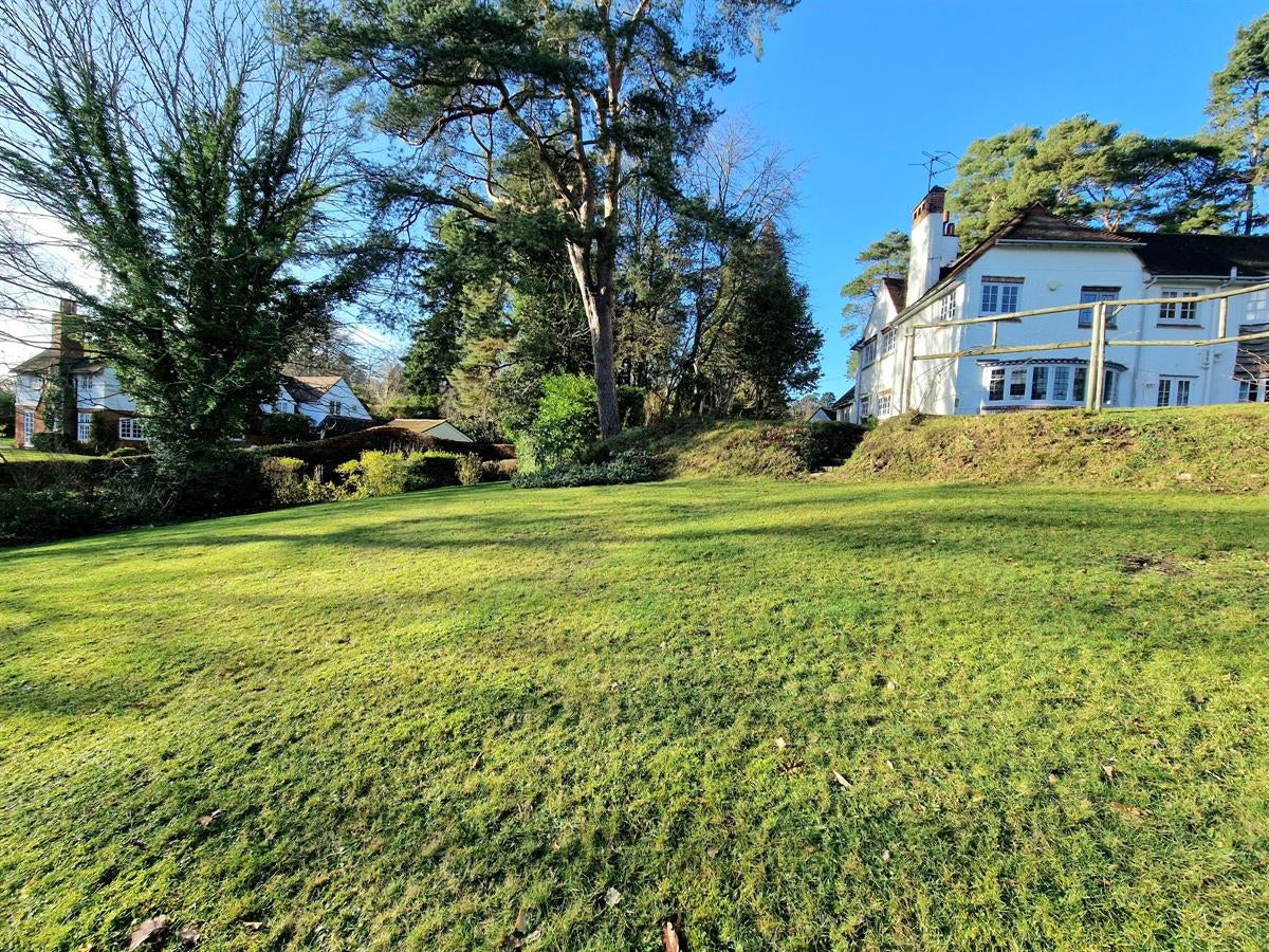 House Middle Bourne Lane in Waverley