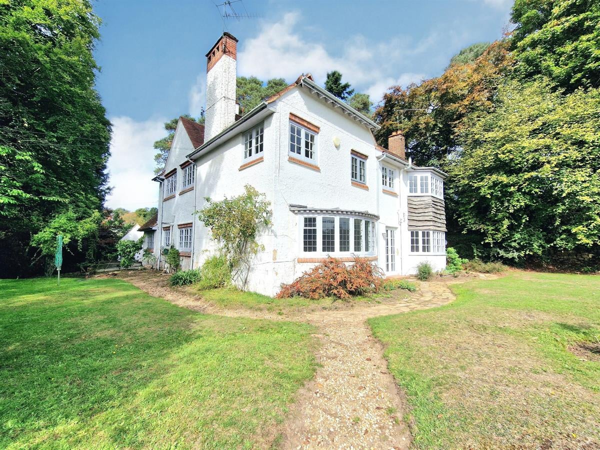 House Middle Bourne Lane in Waverley