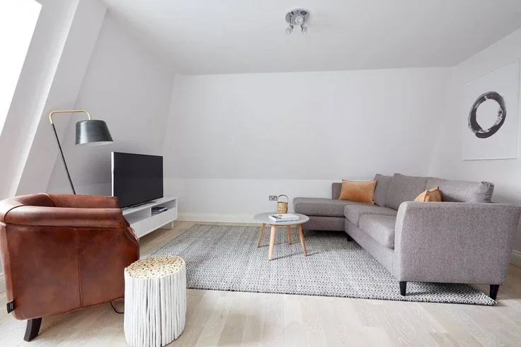Flat Bloomsbury Way in Greater London
