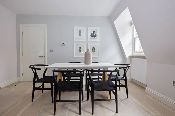 Flat Bloomsbury Way in Greater London
