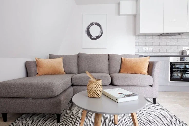 Flat Bloomsbury Way in Greater London