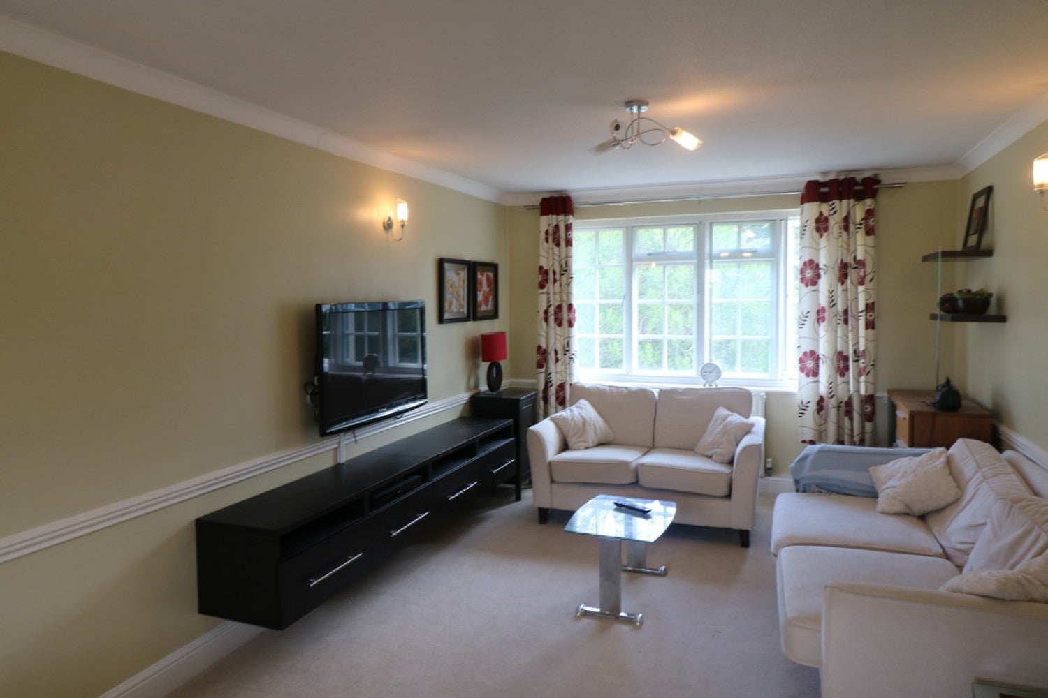 Flat North Parade in Horsham