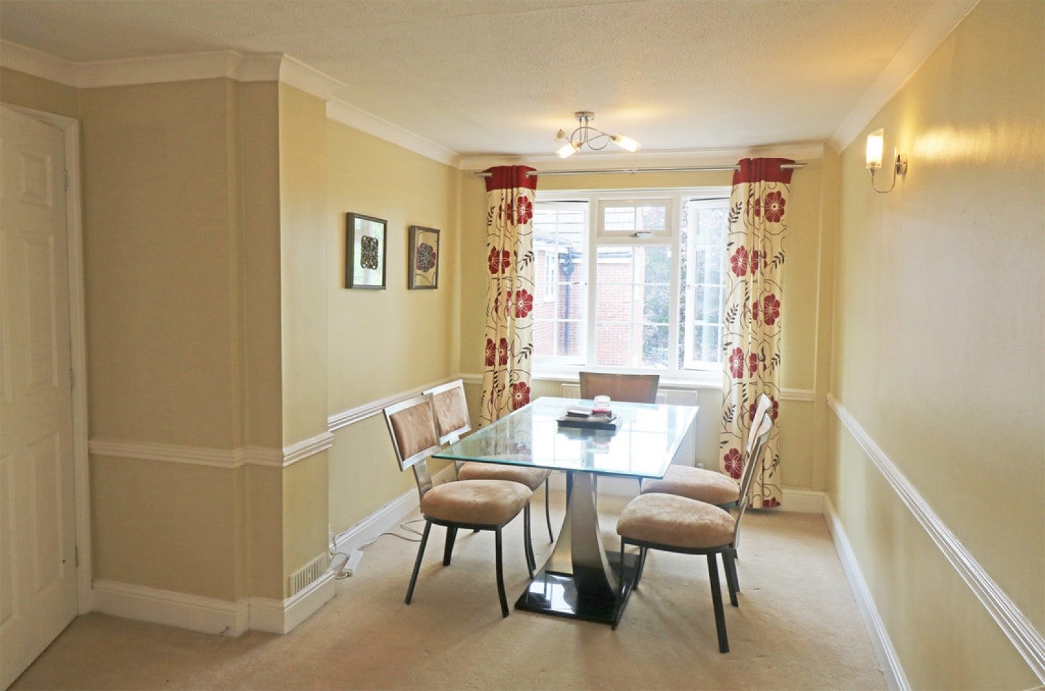Flat North Parade in Horsham