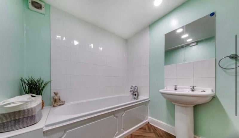 Room Morden Road in Greater London