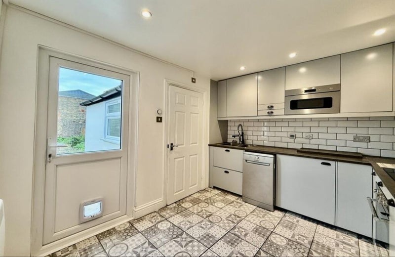 Room Farley Place in Greater London