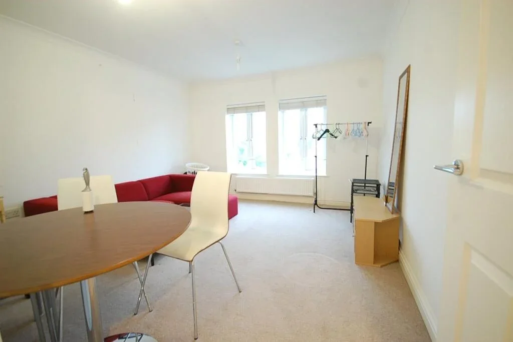Flat Heritage Court in Borough of Runnymede
