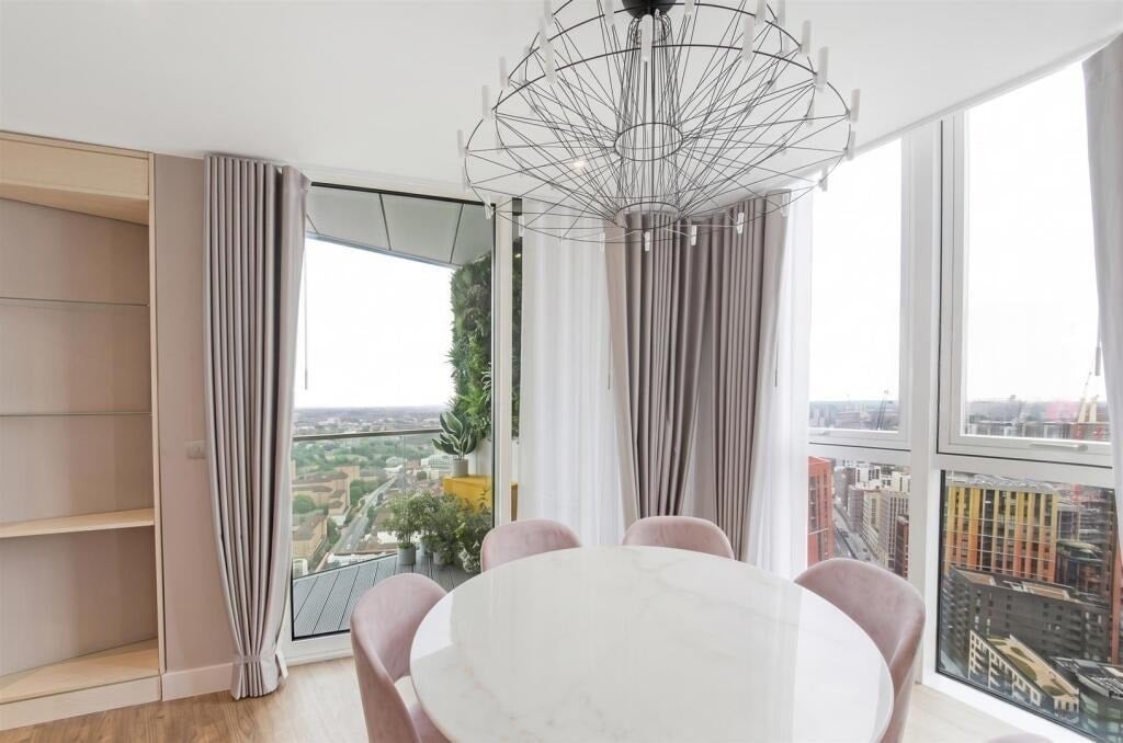 Flat Wandsworth Road in Greater London