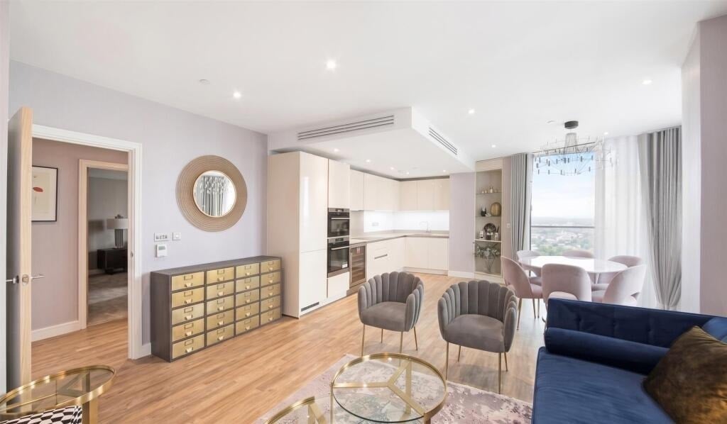 Flat Wandsworth Road in Greater London
