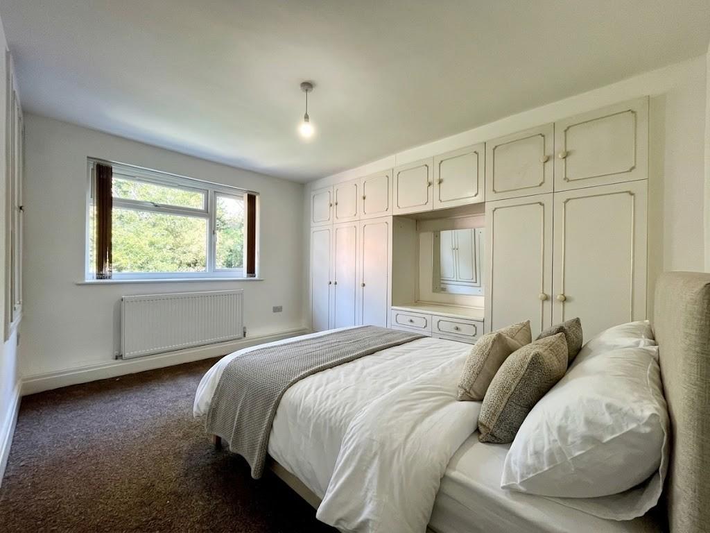 Flat Lyndhurst Avenue in Trafford