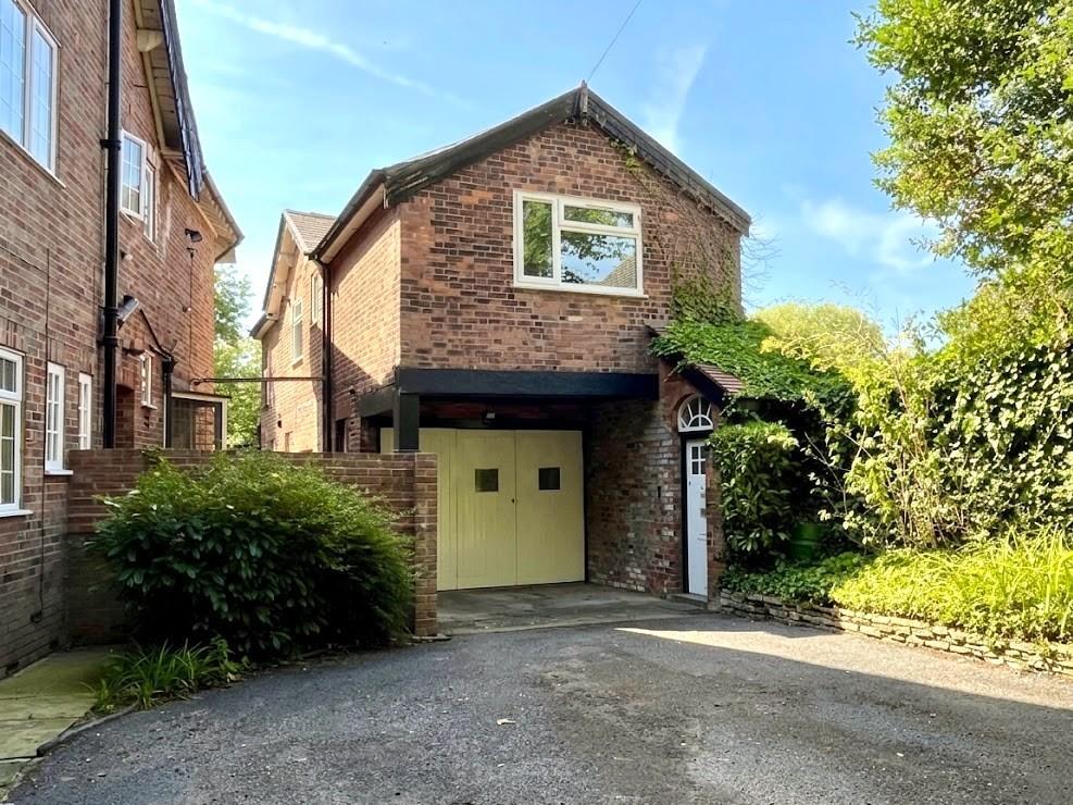 Flat Lyndhurst Avenue in Trafford