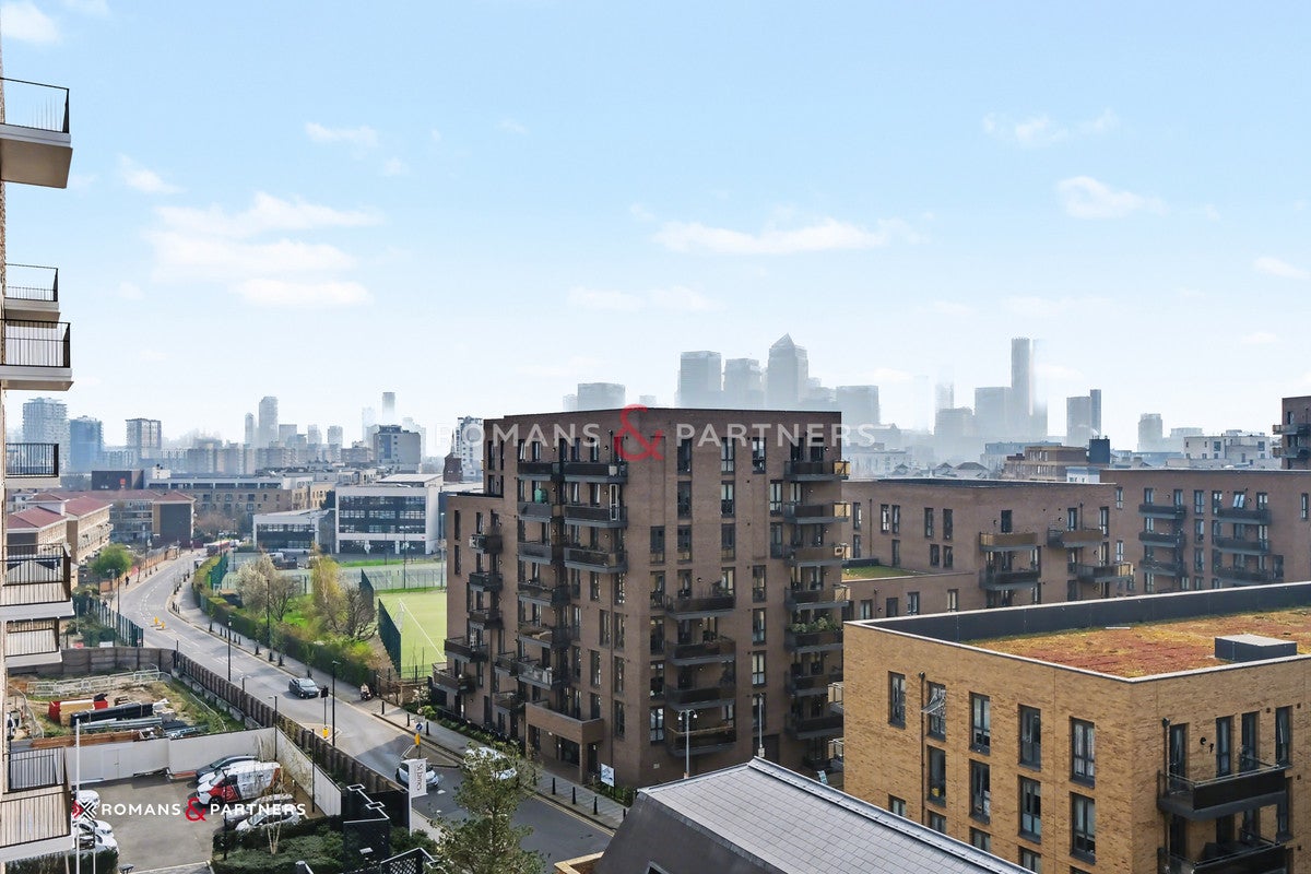 Flat Bow Common Lane in Greater London