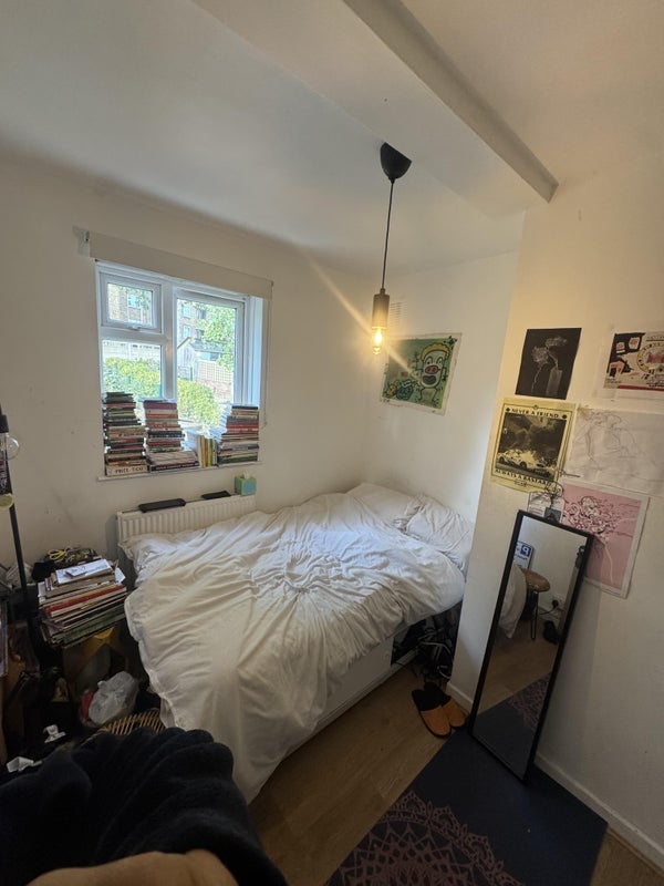Room Moreton Close in Greater London