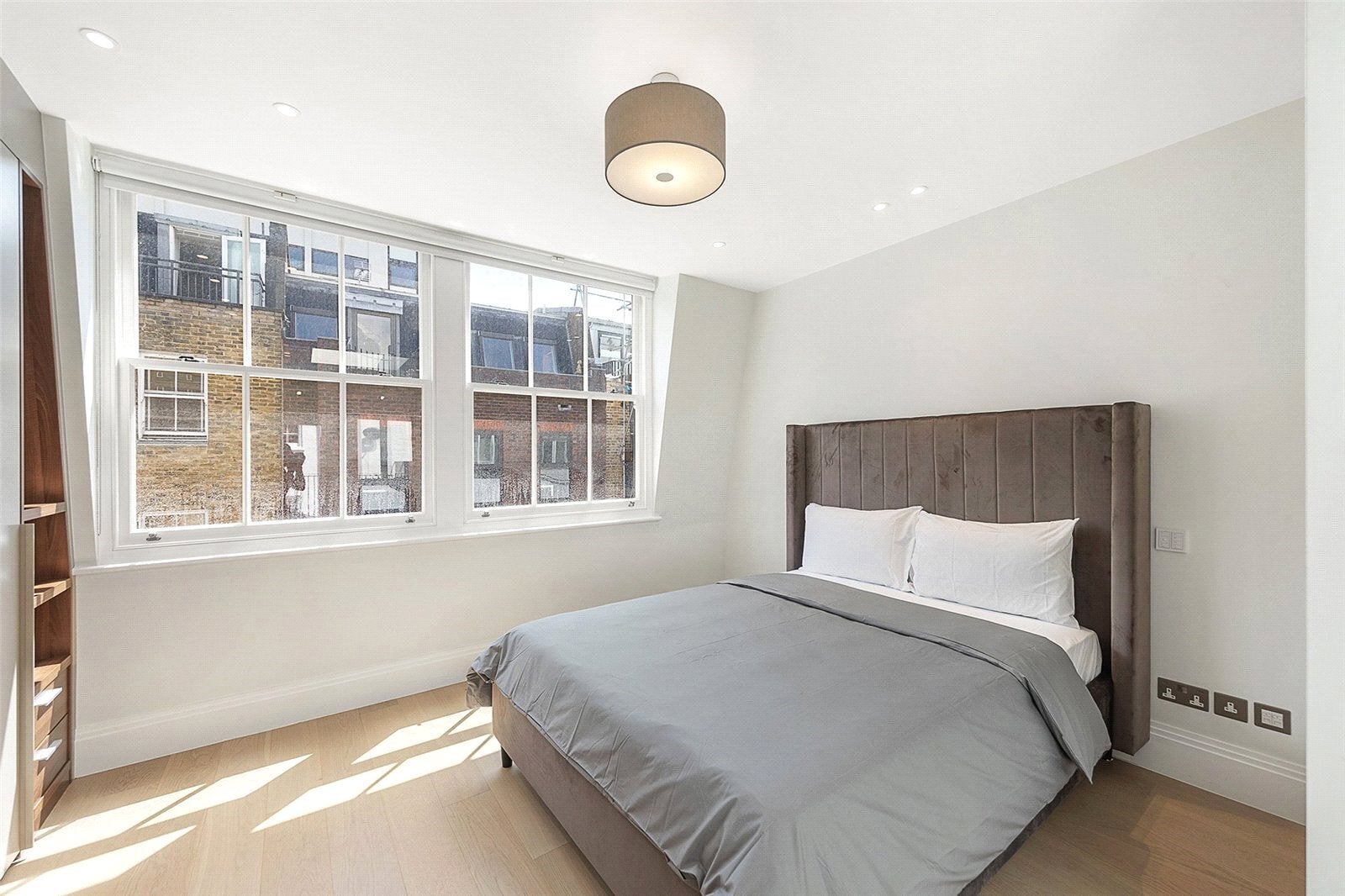 House Cheval Place in City of Westminster