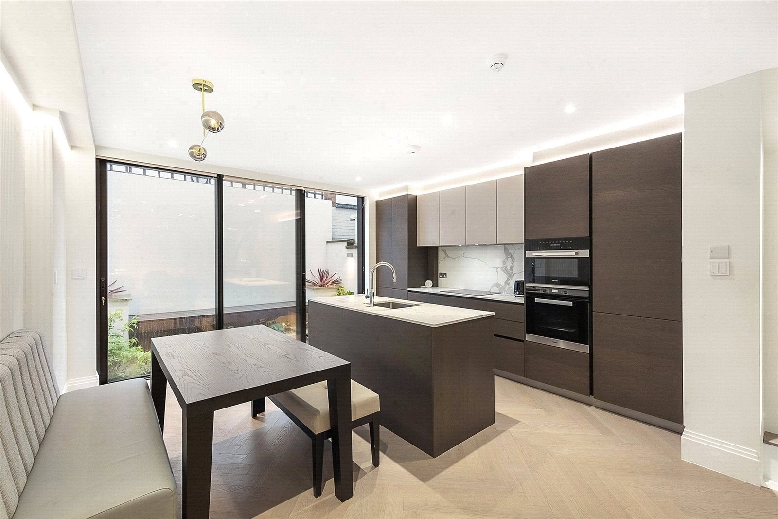 House Cheval Place in City of Westminster