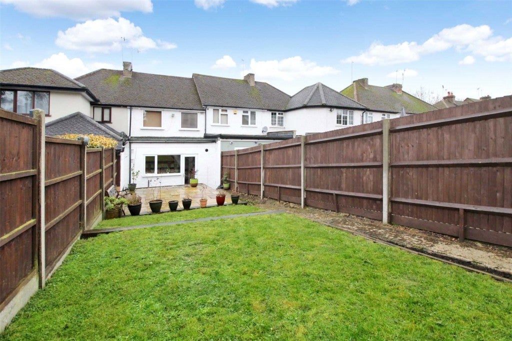 House Sunnyhill Road in Dacorum