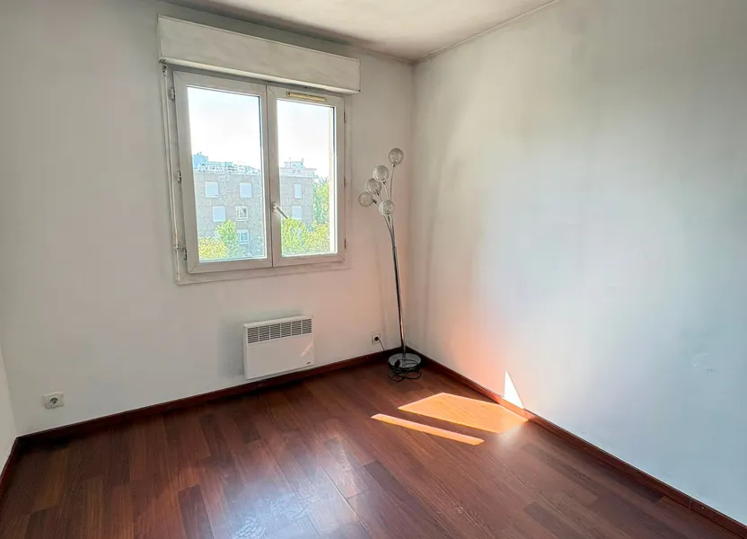 Flat Avenue de la Division Leclerc in Le Bourget