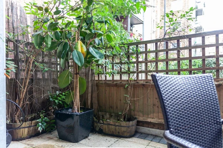 Flat Chillington Drive in Greater London