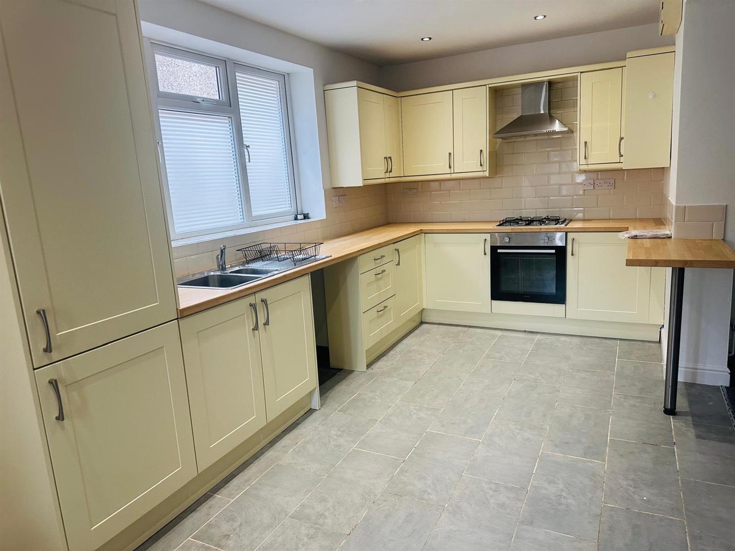 Flat Long Street in North Warwickshire