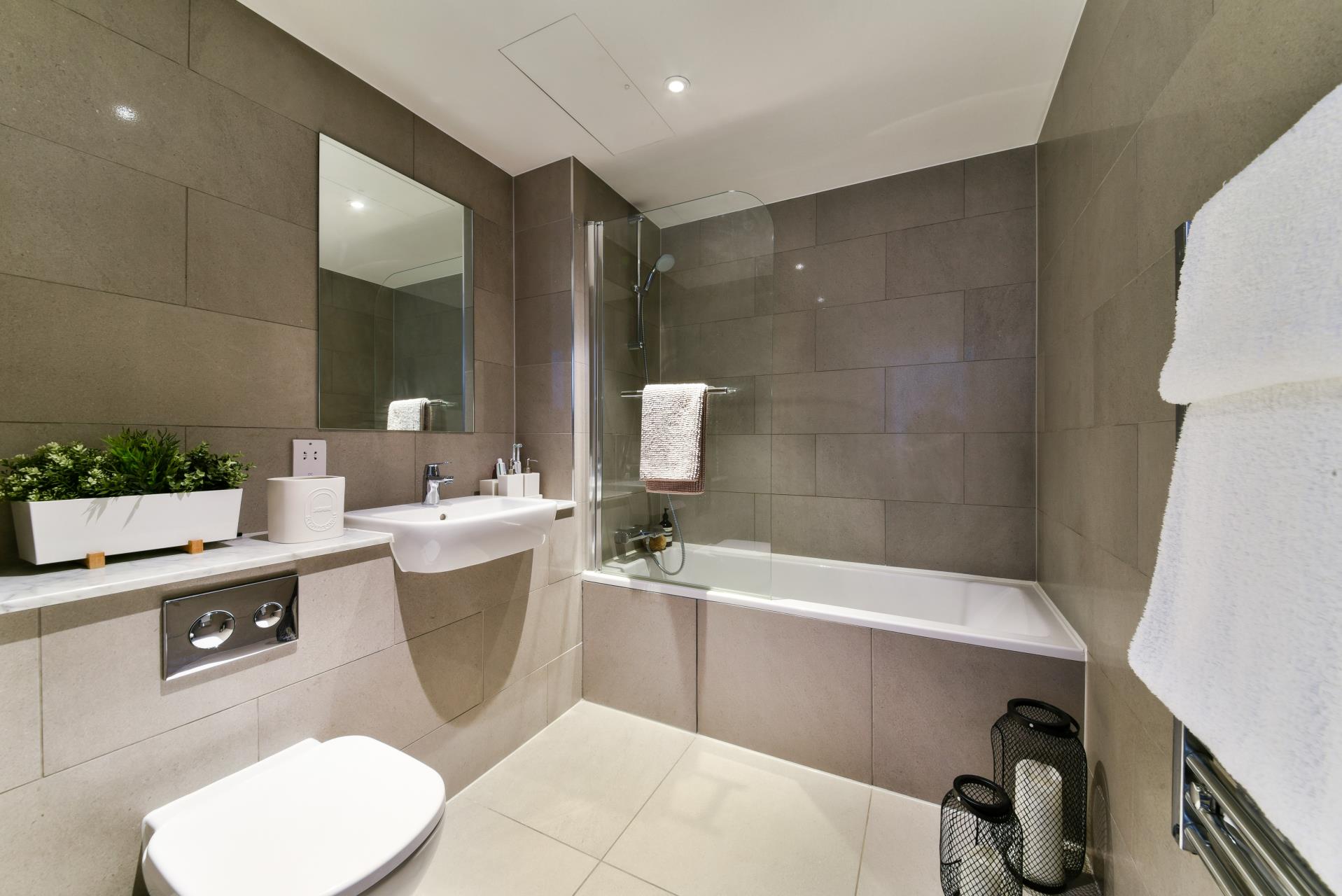 Flat Heritage Lane in Greater London