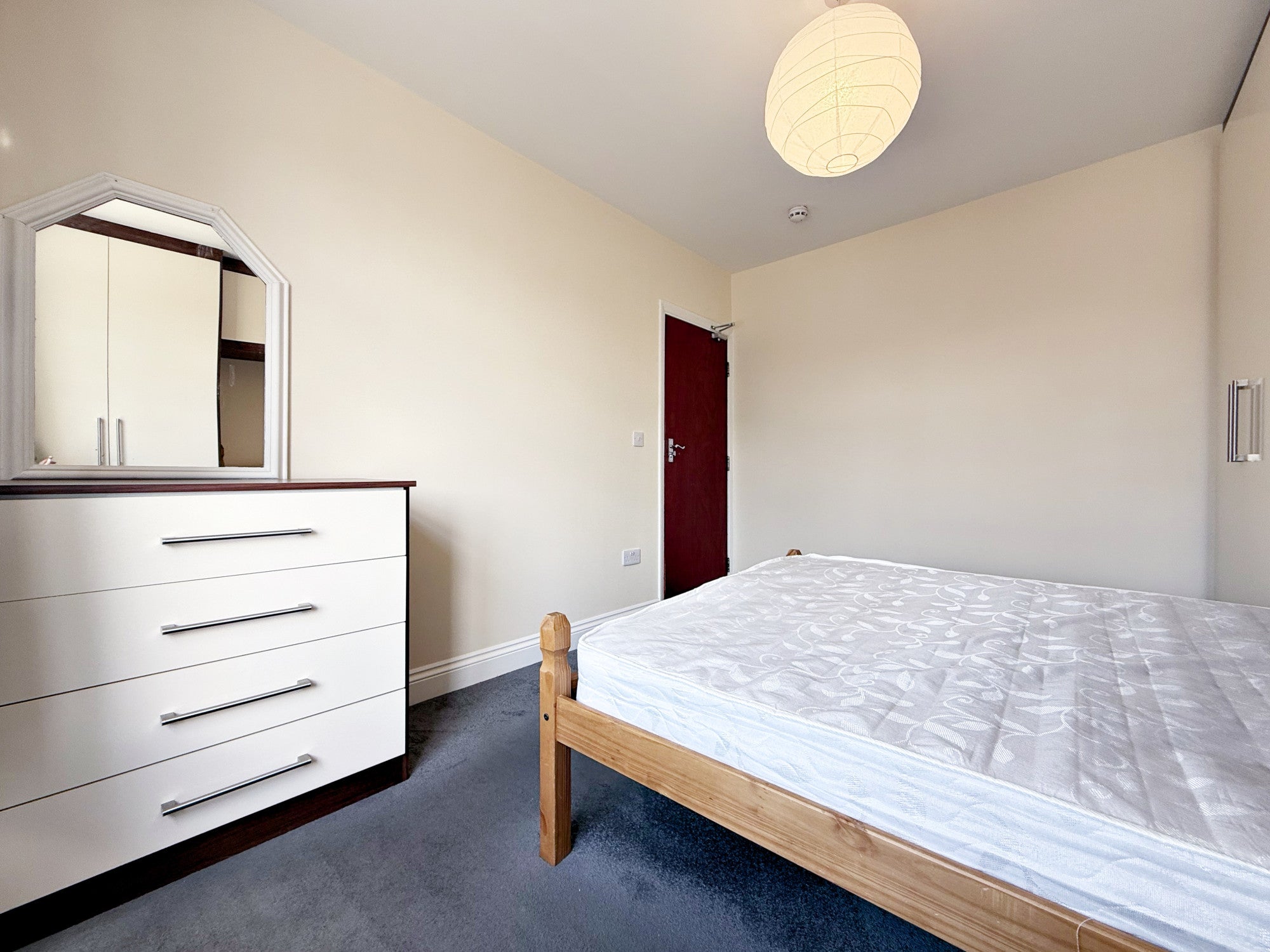 Flat Kingsley Road in London