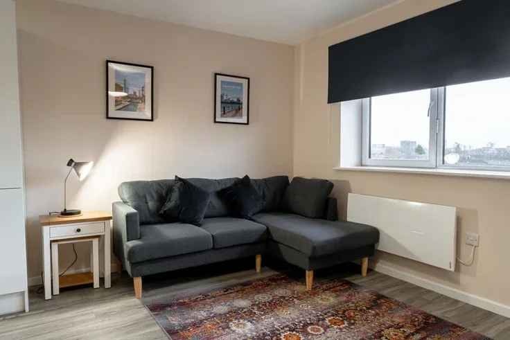 Flat Goodiers Drive in Salford