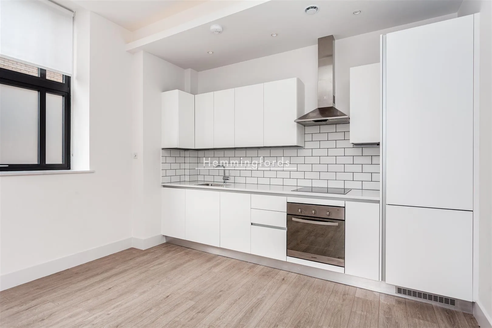 Flat Clarendon Road in Greater London
