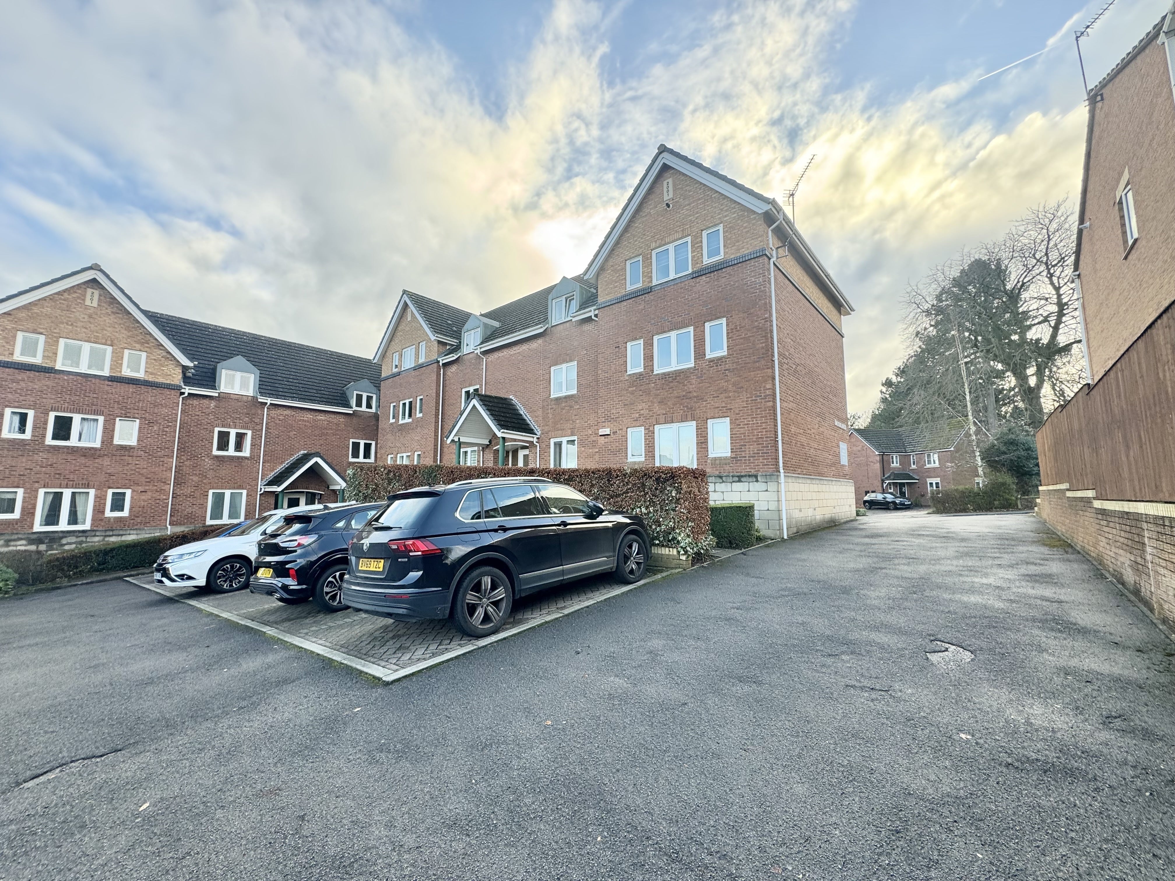 Flat Middlewood Drive East in Sheffield