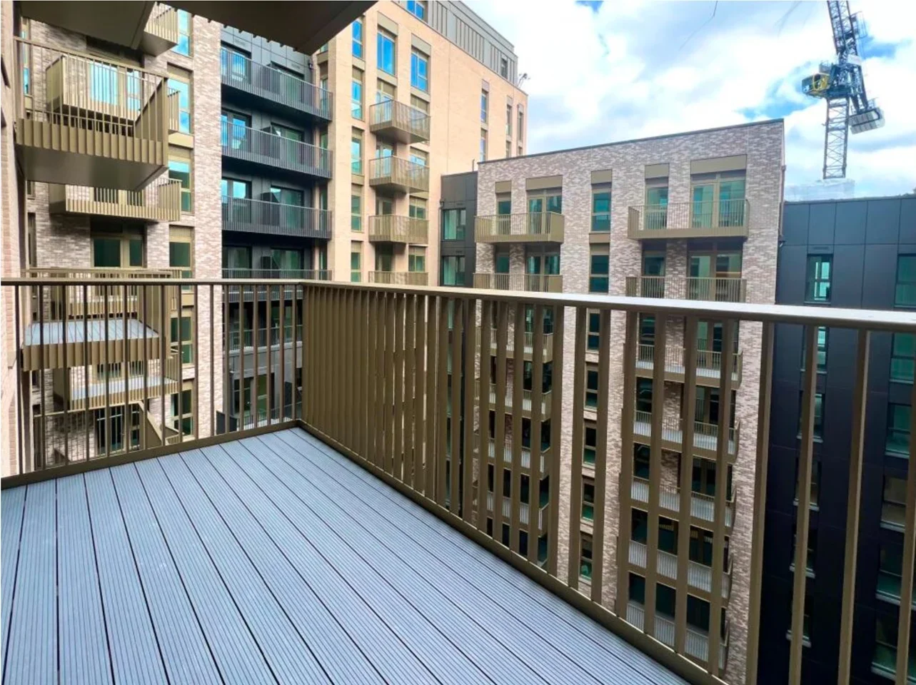 Flat Gasholder Place in Greater London