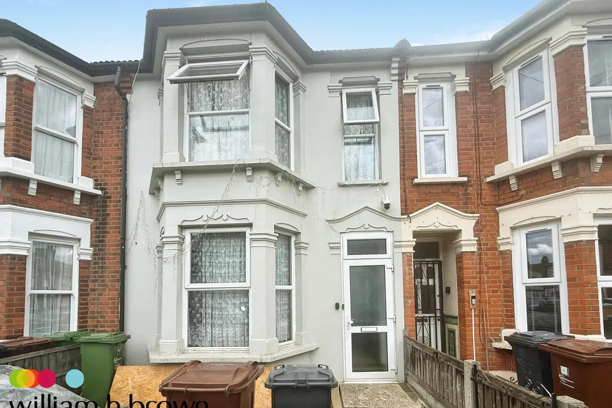 House Sunningdale Avenue in Greater London