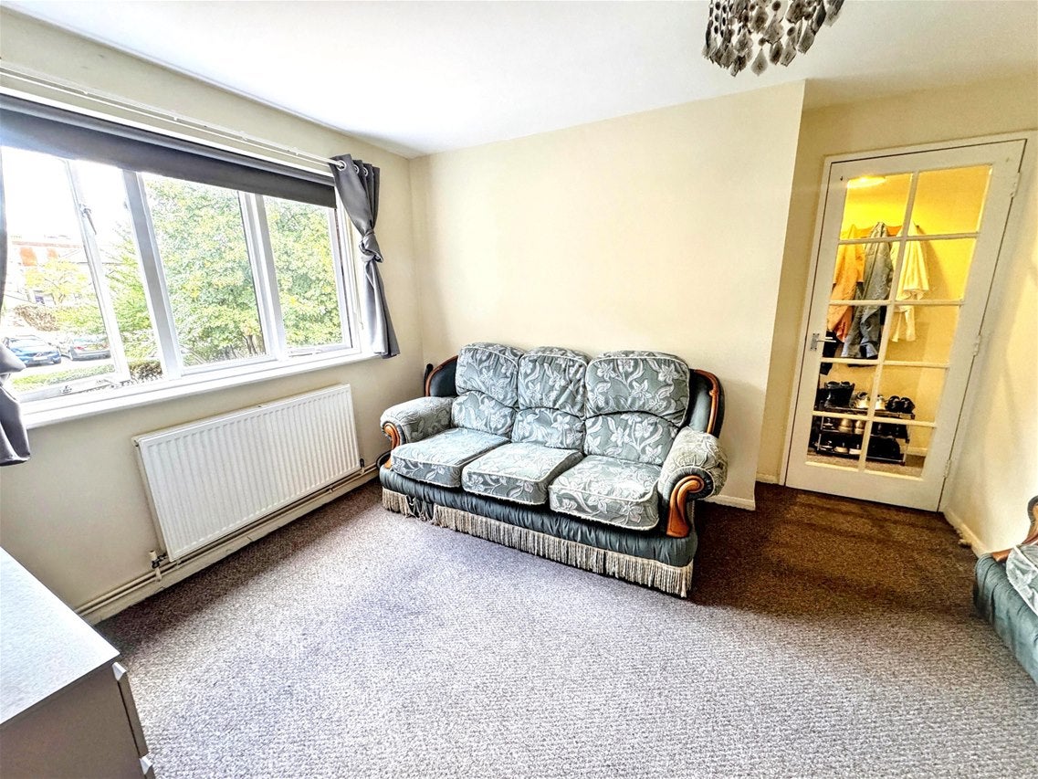 Flat Francis Street in Greater London