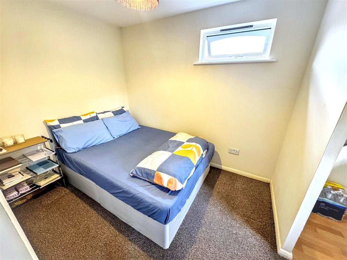 Flat Francis Street in Greater London