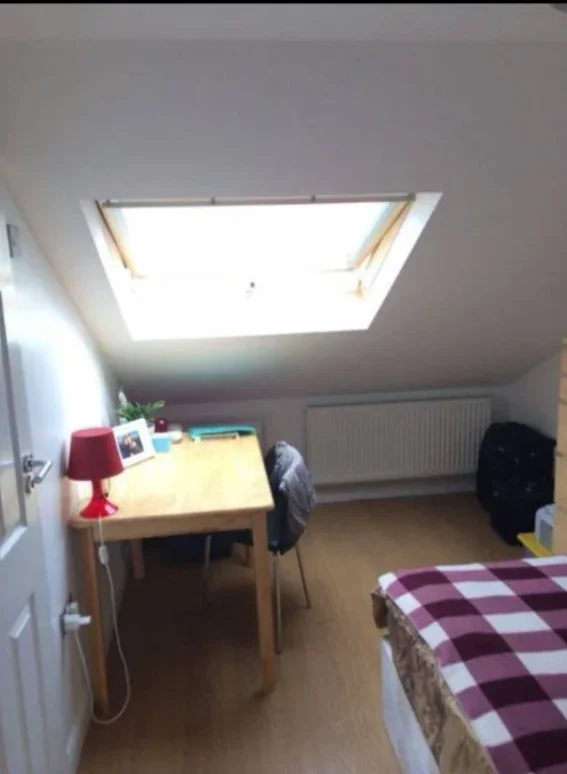 Flat Netherwood Road in Greater London
