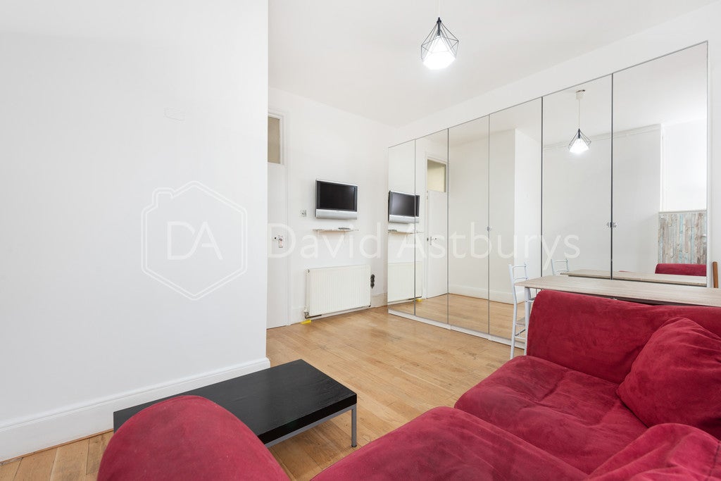 Flat Alexandra Park Road in Greater London