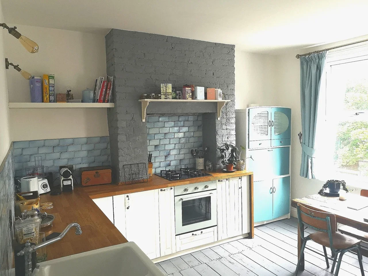 Flat Elmington Road in Greater London