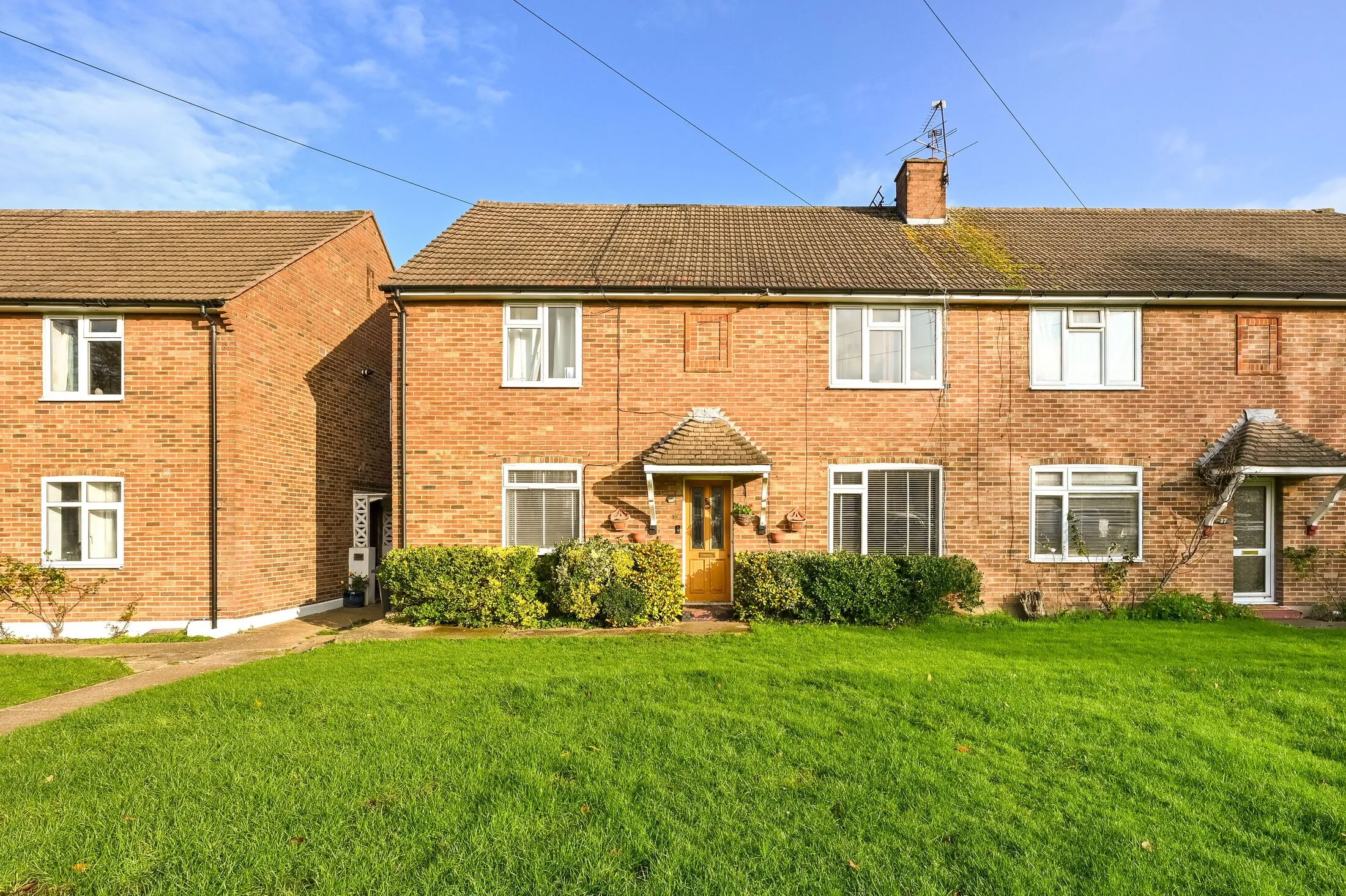 Flat Aboyne Drive in Greater London
