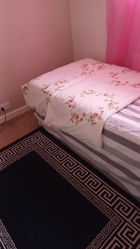 Room Laindon Link in Basildon