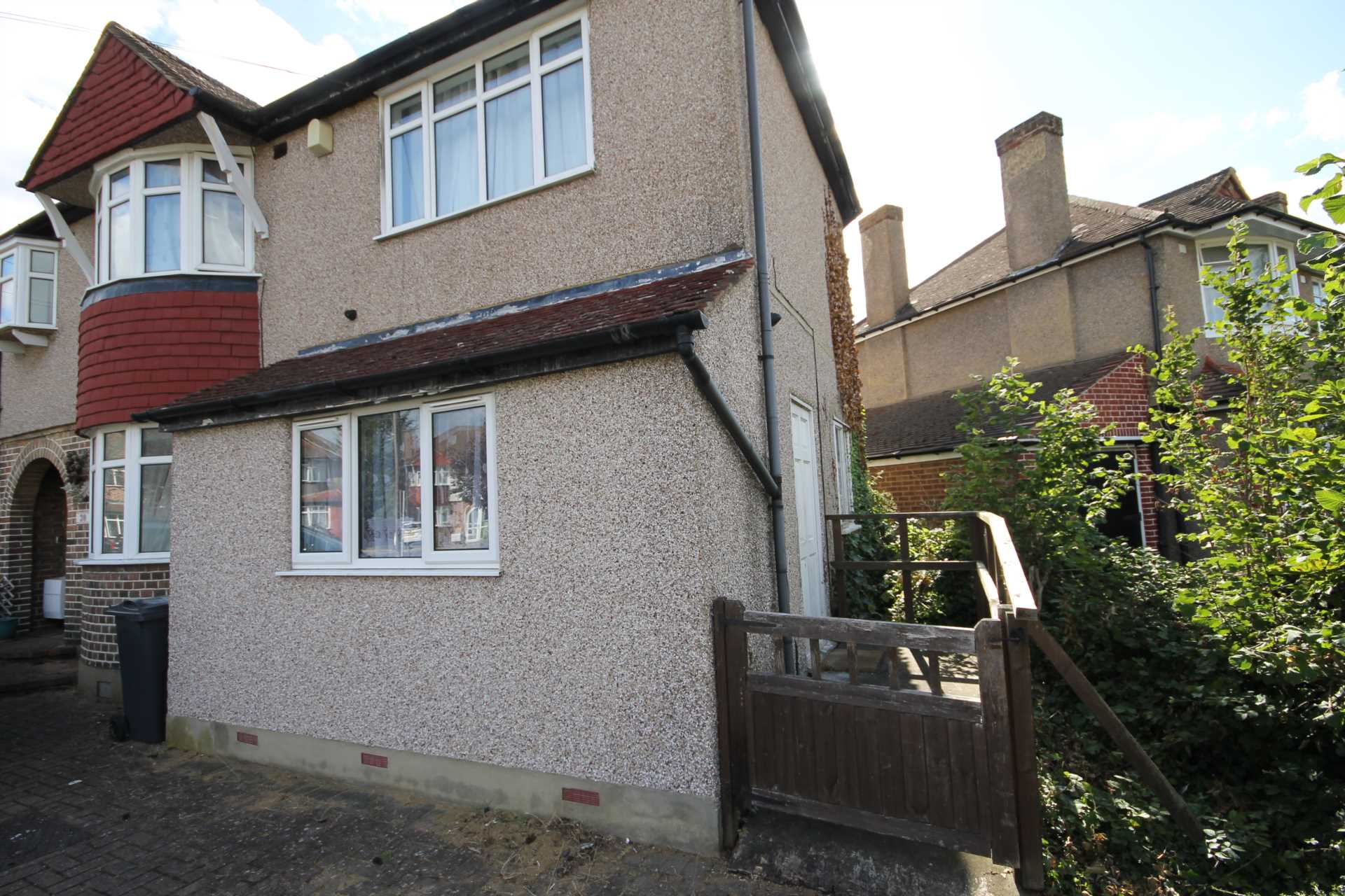 Flat Shaldon Drive in Greater London