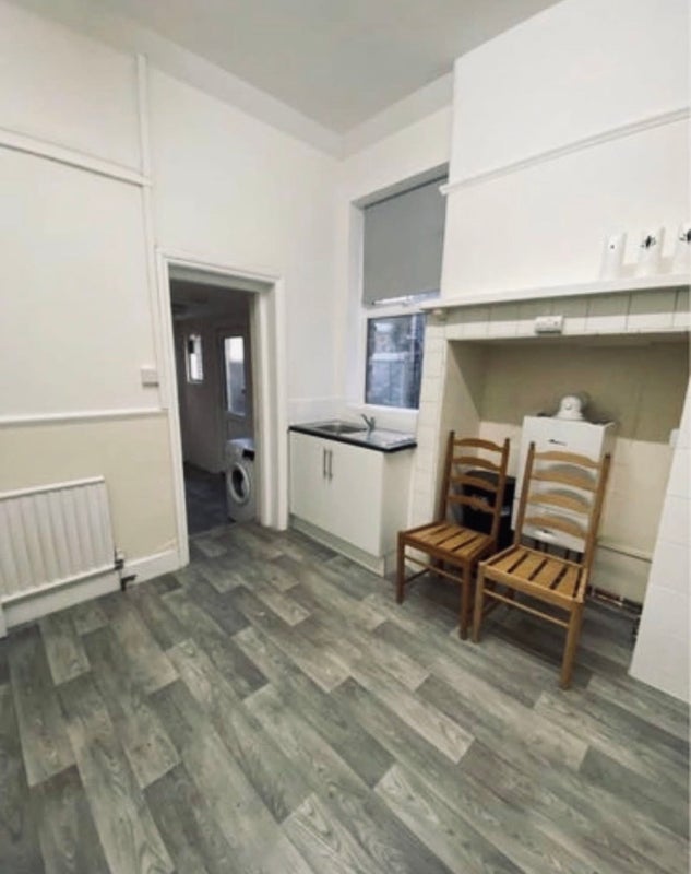 Room Green Lanes in Greater London