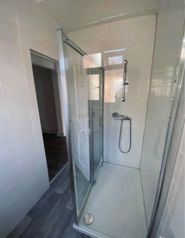 Room Green Lanes in Greater London