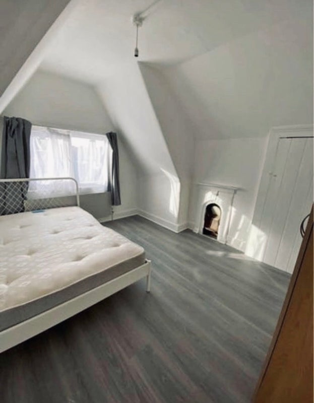 Room Green Lanes in Greater London